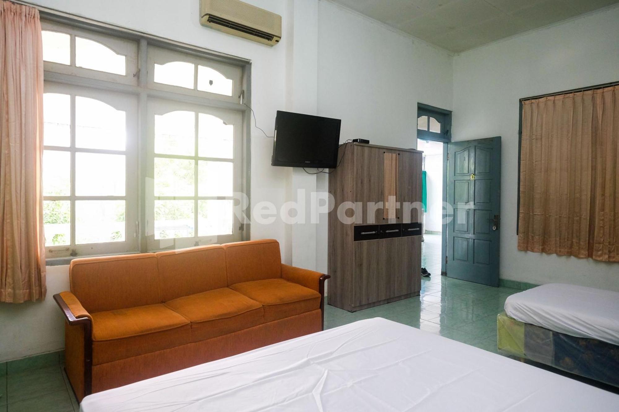 Camila Living Redpartner Hotel